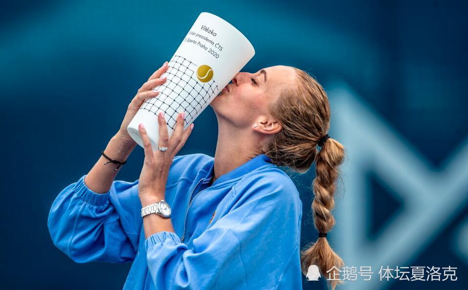  科维托娃回归赛场，战术调整首场状态亮眼，美国队观众沸腾！