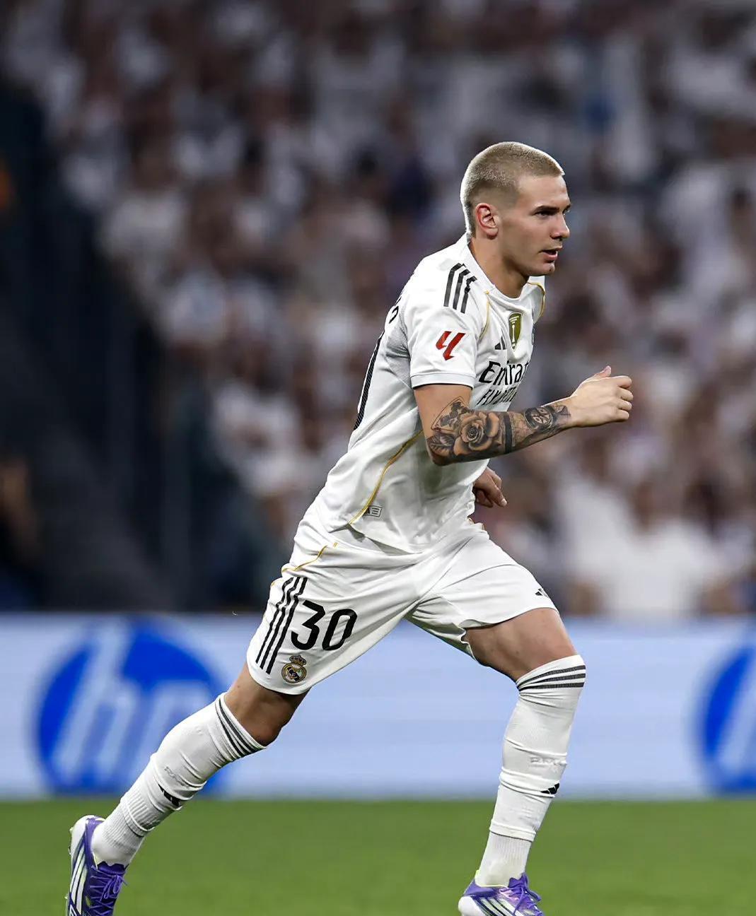 包含皇家马德里今晚官宣签约，志在法国杯名次提升，震撼外界，赛程密集仍需轮换的词条